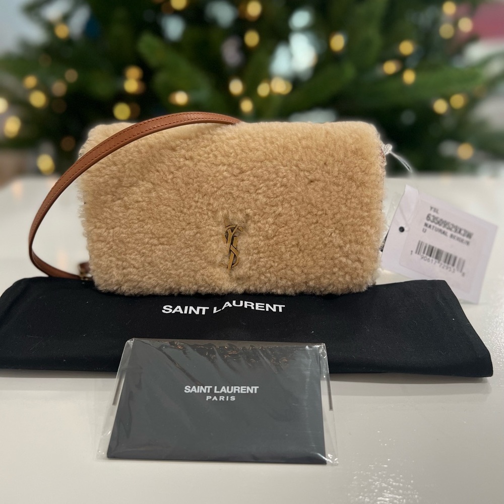 Saint Laurent Monogram shearling-paneled wallet on chain - Picture 3 of 12